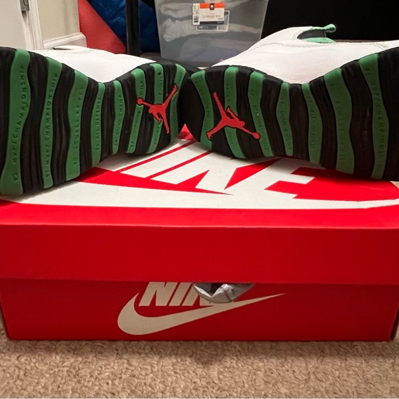 Air Jordan size 7 youth excellent used condition - Picture 3 of 9